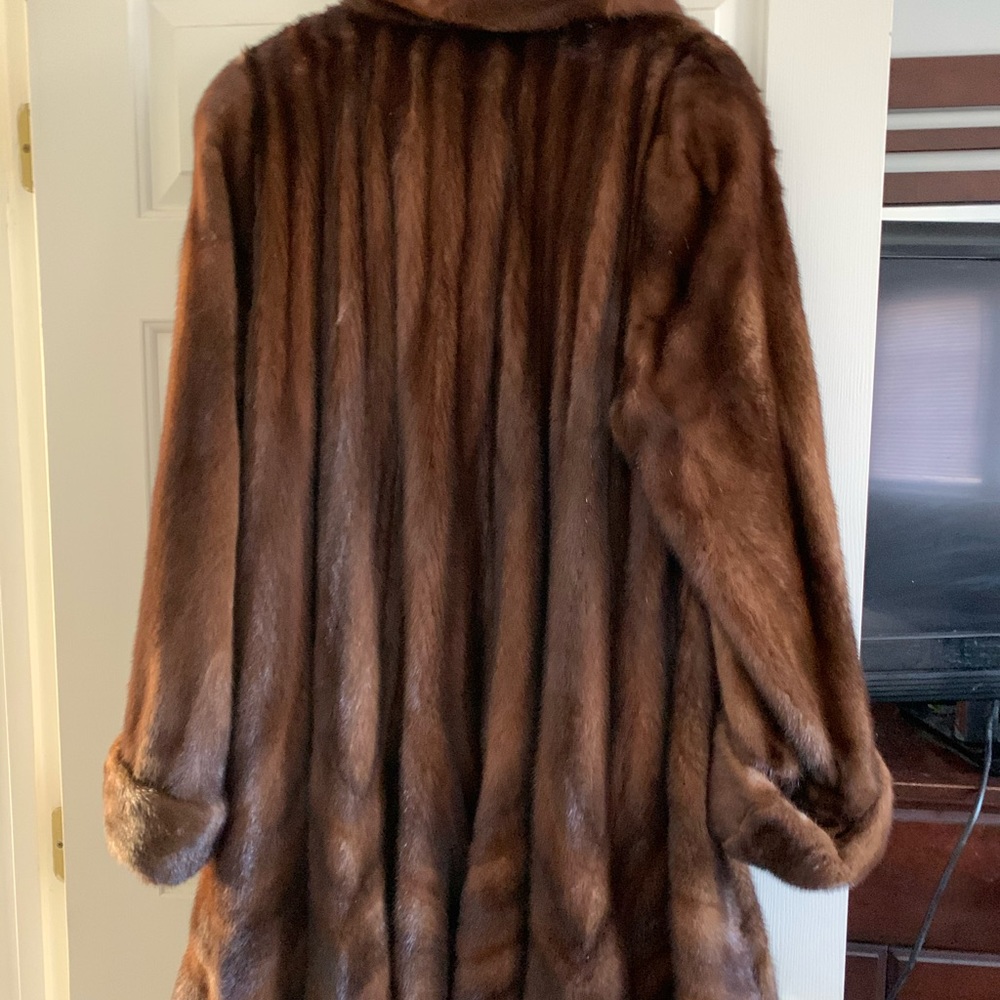 Knee length swing mink coat in mint condition - Picture 6 of 6